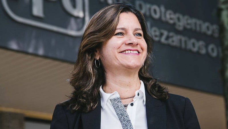 玛丽泽斯·卡瓦略 (Marizeth Carvalho) 爆头