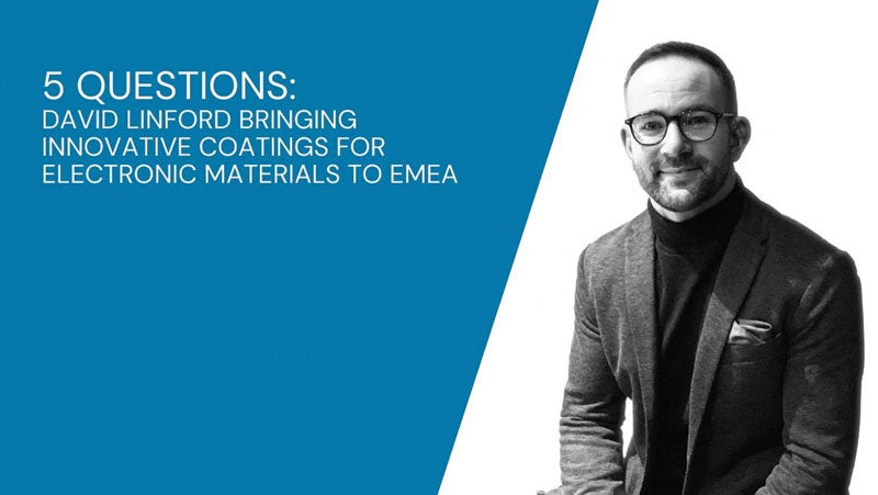 公司 欧洲、中东和非洲家电部门经理兼全球大客户经理 David Linford 的黑白照片，他面带微笑，身着西装。